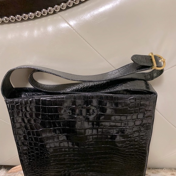 ❤️Ferragamo authentic ❤️ - Picture 1 of 11